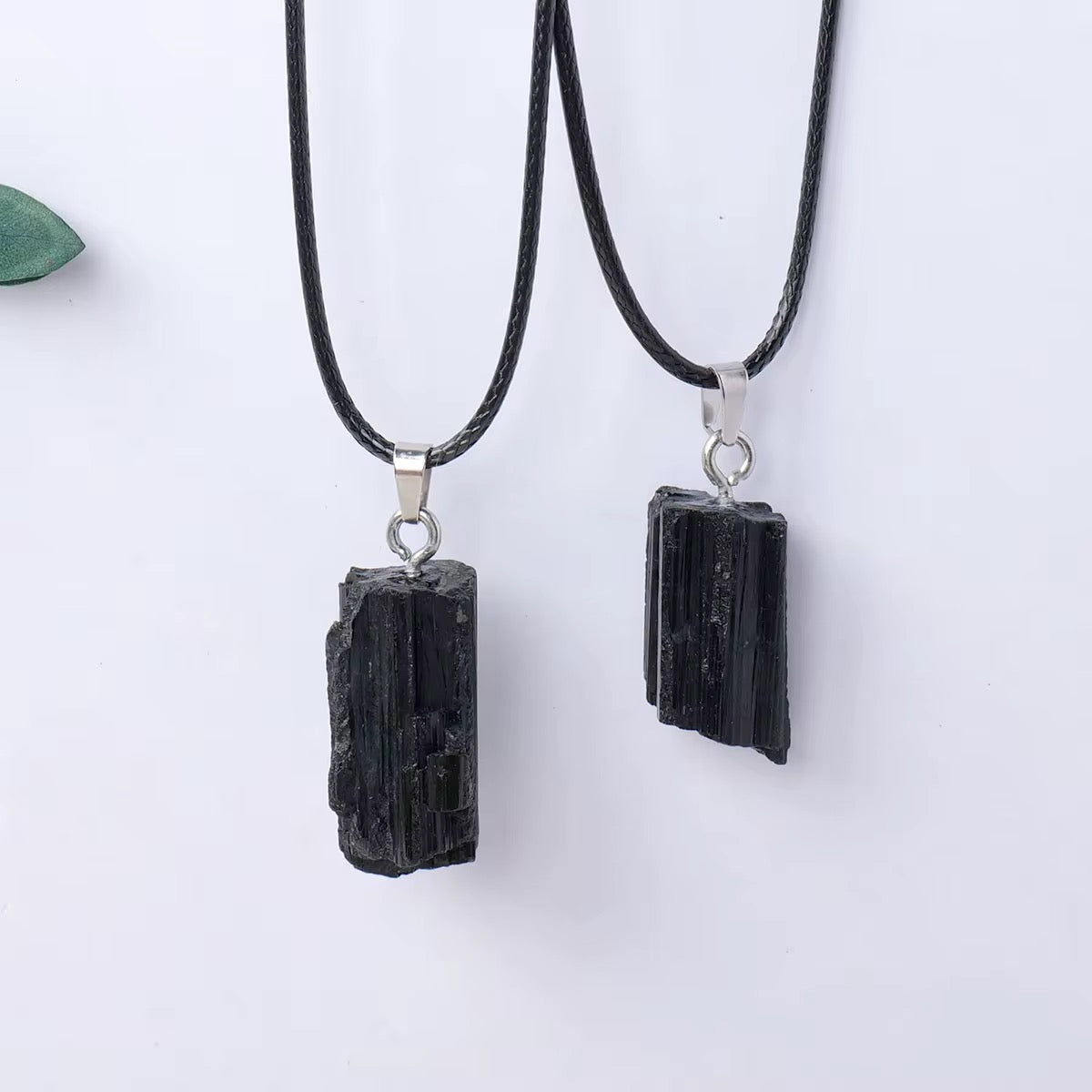 PENDENTIF TOURMALINE NOIRE brute