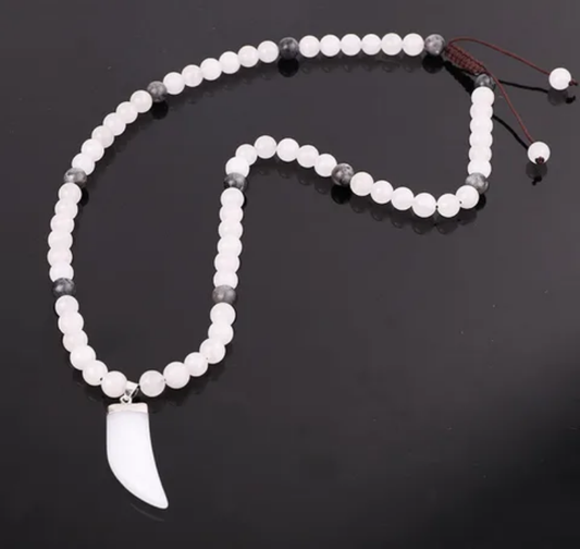 Collier JADE & ONYX – Dent de Bœuf